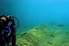 简单海绵宝宝的海底背景图
